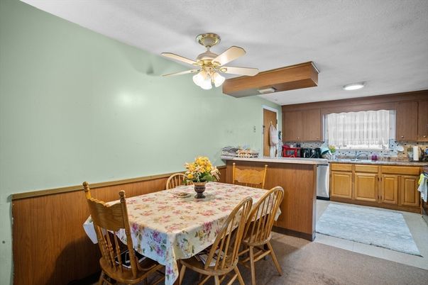 Dining room, Interior, Kitchen, Recessed Lighting