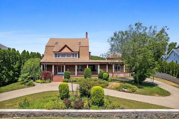 Backyard, Exterior, Facade, Cape Cod