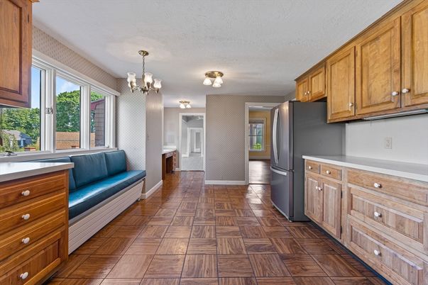 Chandelier, Interior, Kitchen, Wood Texture Flooring