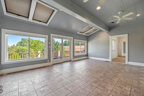 Empty room, Interior, Recessed Lighting
