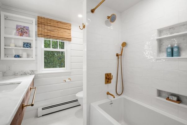 Bathroom, Interior, Recessed Lighting