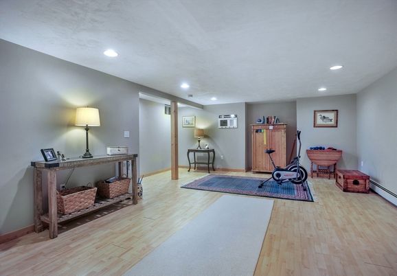 Fitness Equipment, Interior, Recessed Lighting, Wood Texture Flooring