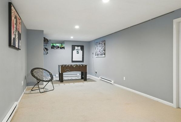 Game Room, Interior, Recessed Lighting