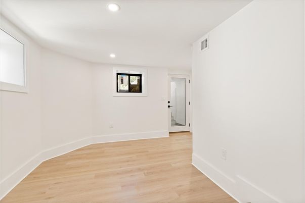 Empty room, Interior, Recessed Lighting, Wood Texture Flooring