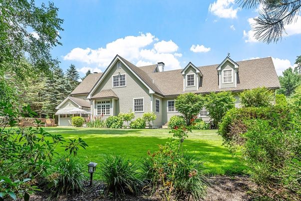 Backyard, Exterior, Facade, Cape Cod
