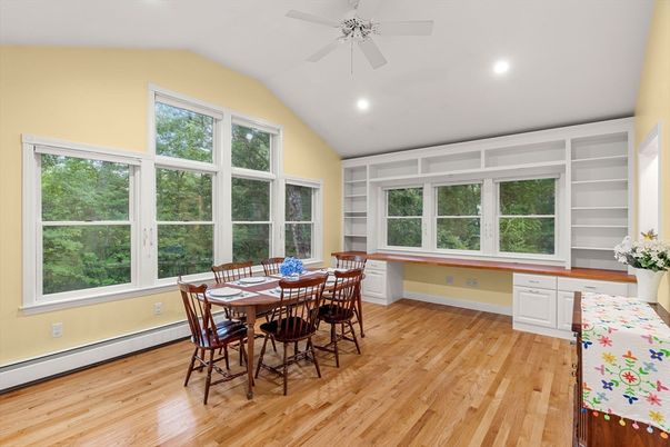 Chandelier, Dining room, Interior, Recessed Lighting, Wood Texture Flooring