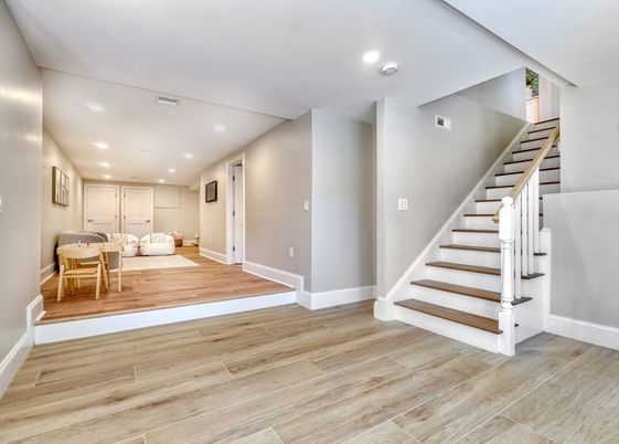 Interior, Recessed Lighting, Wood Texture Flooring