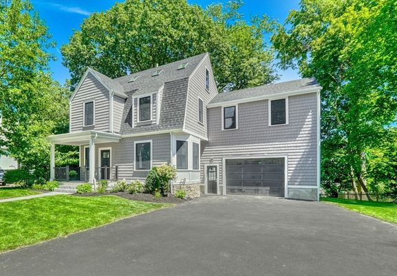 Attached, Exterior, Facade, Cape Cod