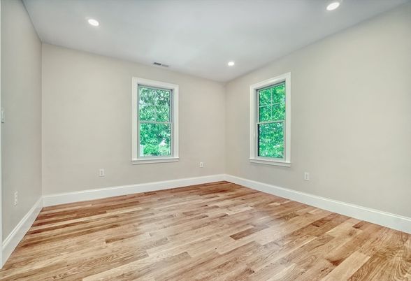 Empty room, Interior, Recessed Lighting, Wood Texture Flooring