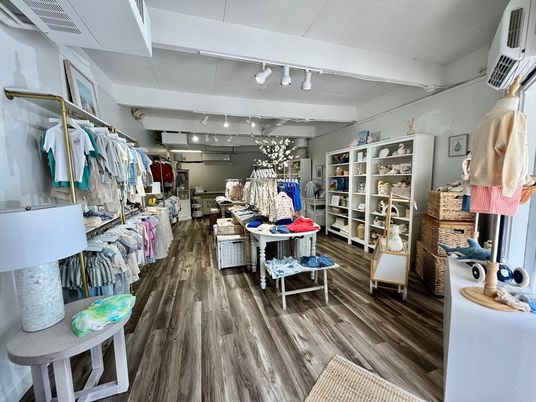 Interior, Living room, Walk-in Closets, Wood Texture Flooring