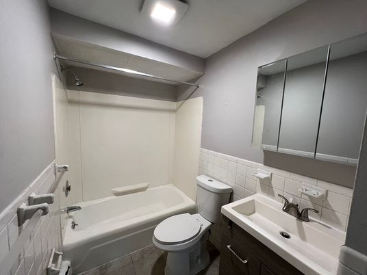 Bathroom, Interior, Recessed Lighting