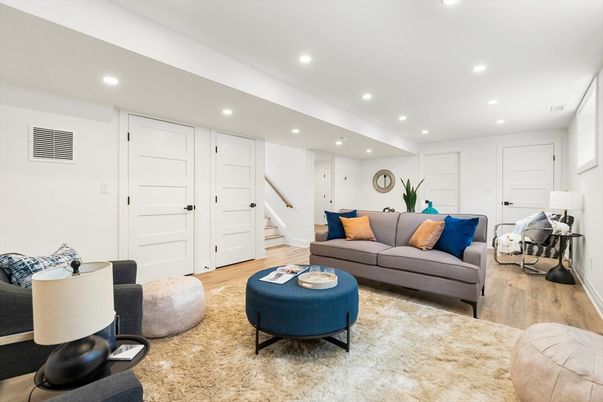 Interior, Living room, Recessed Lighting, Wood Texture Flooring