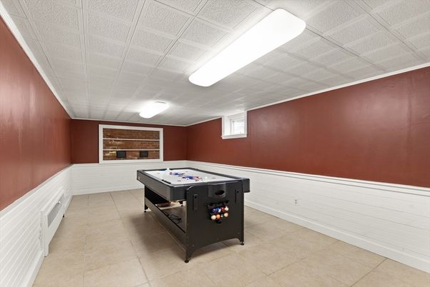 Fireplace, Game Room, Interior