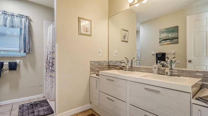 Bathroom, Dual Sink Vanities, Interior
