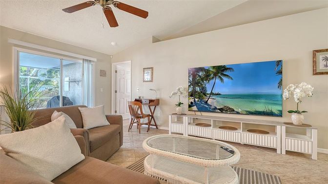 Interior, Living room, Water