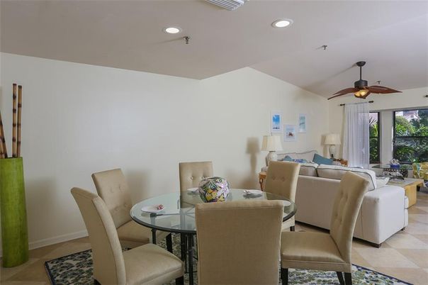 Dining room, Interior, Living room, Recessed Lighting