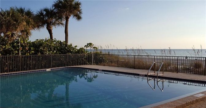 Exterior, Lake, Pool, Water