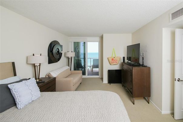 Bedroom, Interior, Water