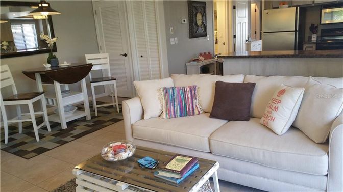 Interior, Living room, Pendant Lights