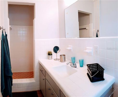 Bathroom, Interior, Tile Countertops