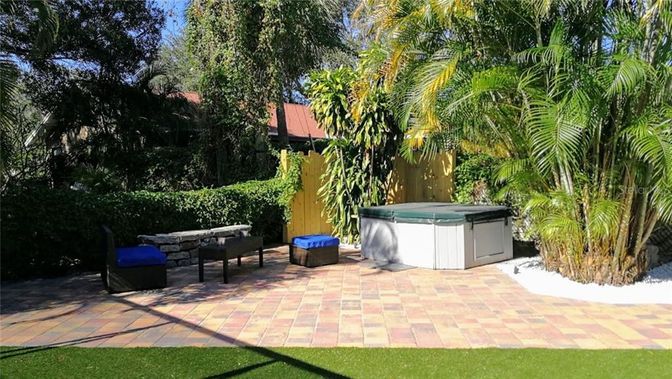Exterior, Hot Tub