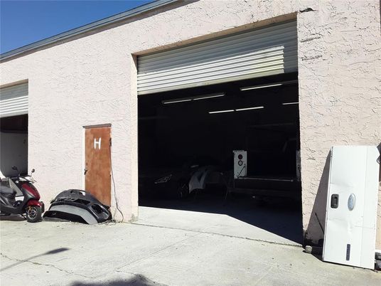 Detached Garage, Exterior