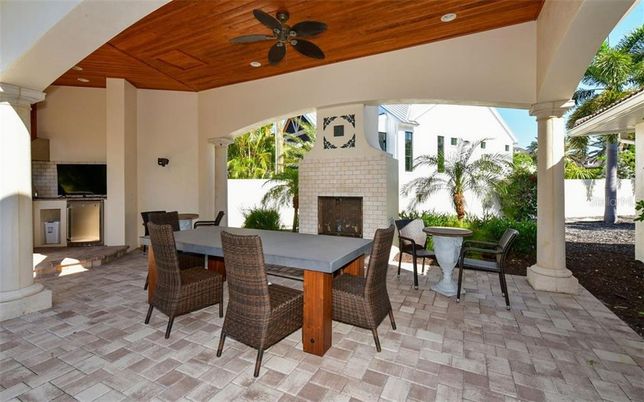Exterior, Fireplace