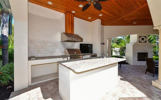 Exterior, Fireplace