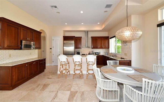 Dining room, Interior, Kitchen, Pendant Lights, Recessed Lighting, Stainless Steel Appliances