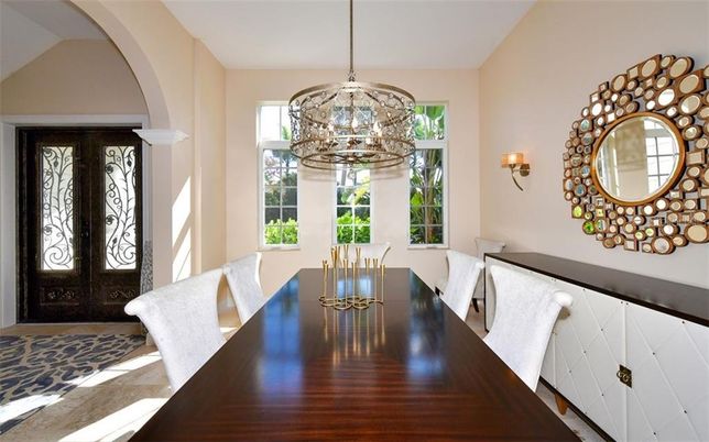 Chandelier, Dining room, Interior, Pendant Lights