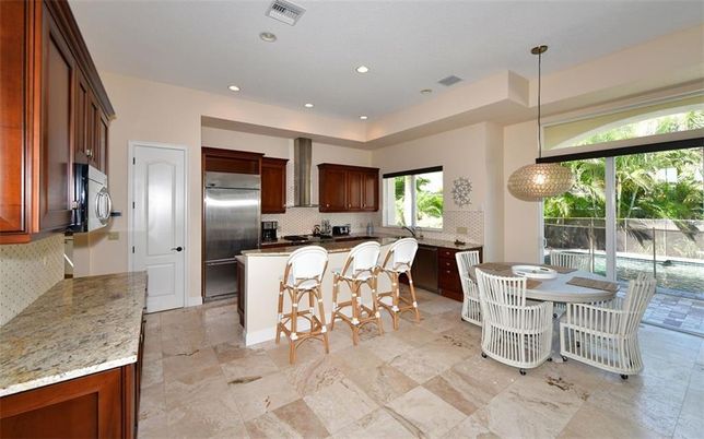 Dining room, Interior, Kitchen, Pendant Lights, Recessed Lighting, Stainless Steel Appliances
