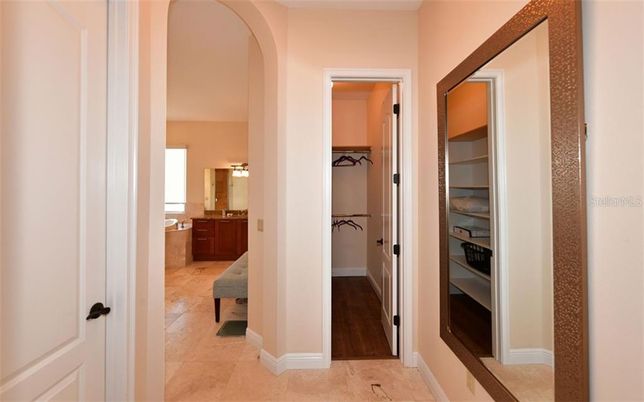 Bathroom, Interior, Walk-in Closets, Wood Texture Flooring