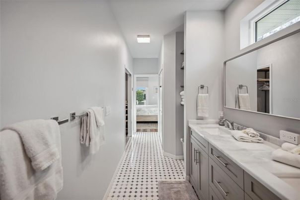 Bathroom, Dual Sink Vanities, Interior