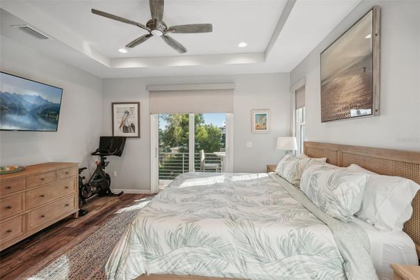 Bedroom, Fitness Equipment, Interior, Recessed Lighting, Wood Texture Flooring