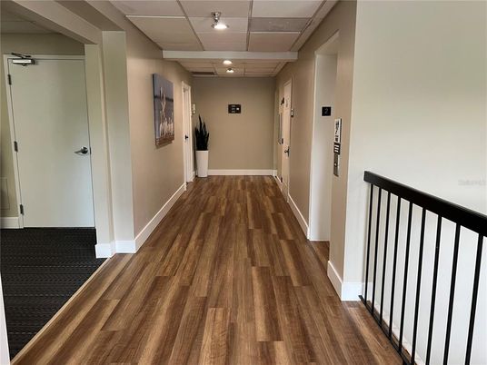 Interior, Recessed Lighting, Wood Texture Flooring