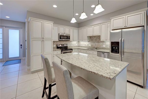 Interior, Kitchen, Pendant Lights, Recessed Lighting, Stainless Steel Appliances