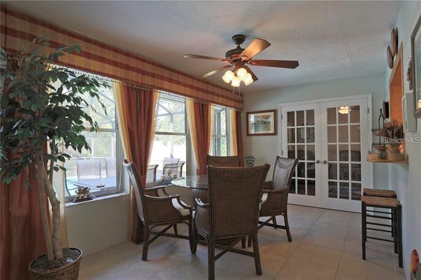 Dining room, Interior