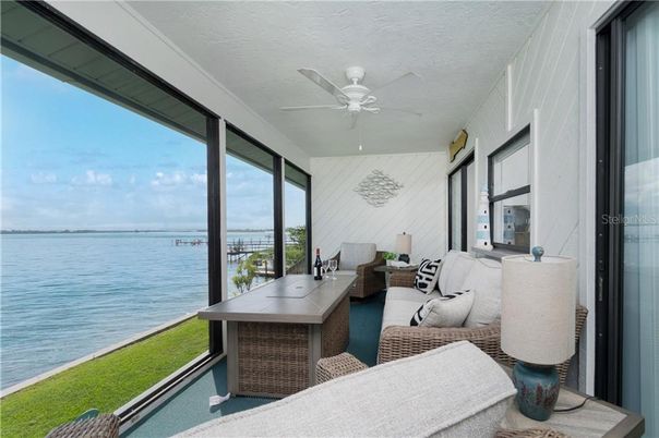 Interior, Living room, Sun Room, Water