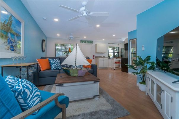 Interior, Kitchen, Living room, Recessed Lighting, Wood Texture Flooring