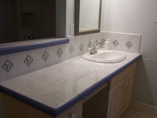 Bathroom, Interior, Tile Countertops