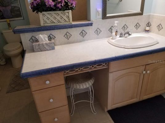 Bathroom, Interior, Tile Countertops