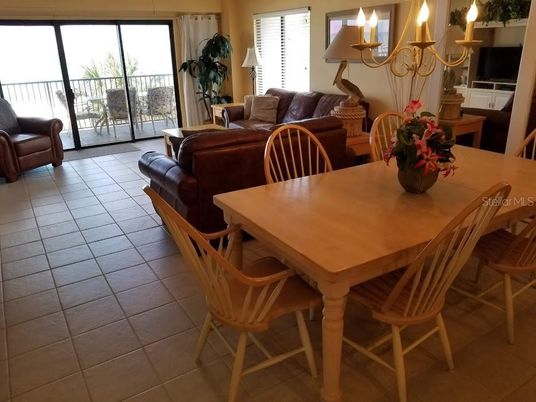 Chandelier, Dining room, Interior, Living room