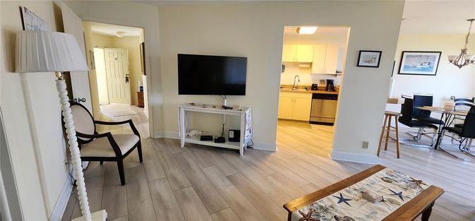 Dining room, Interior, Kitchen, Pendant Lights, Wood Texture Flooring