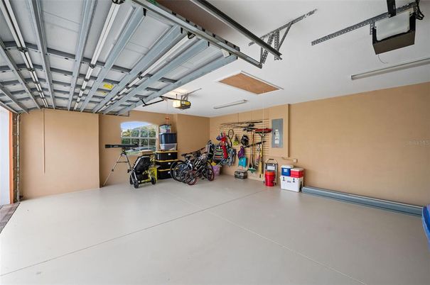 Garage, Interior