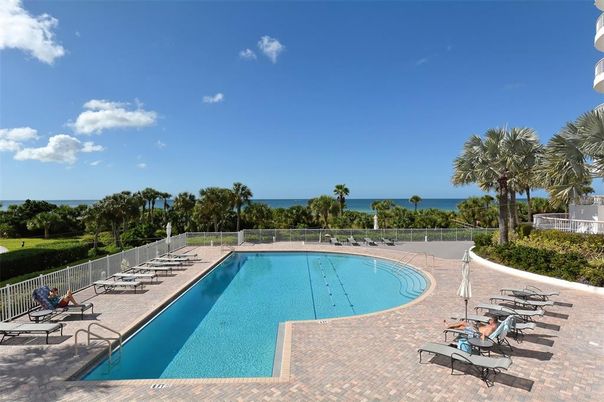 Exterior, Pool, Water