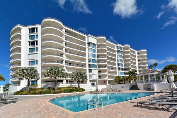 Exterior, Facade, Pool, Condo Building