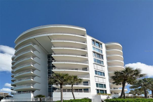Exterior, Facade, Condo Building