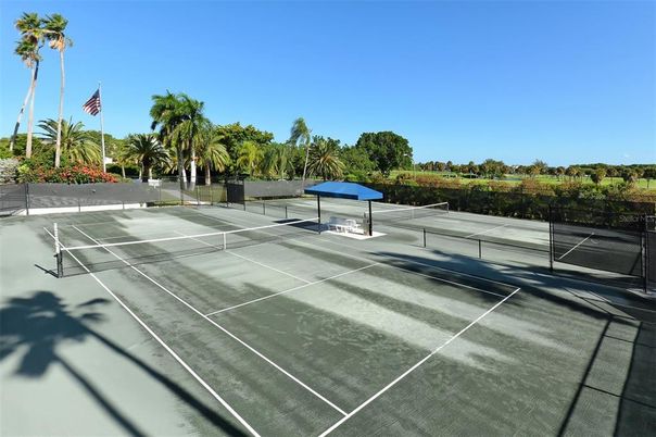 Exterior, Tennis Courts