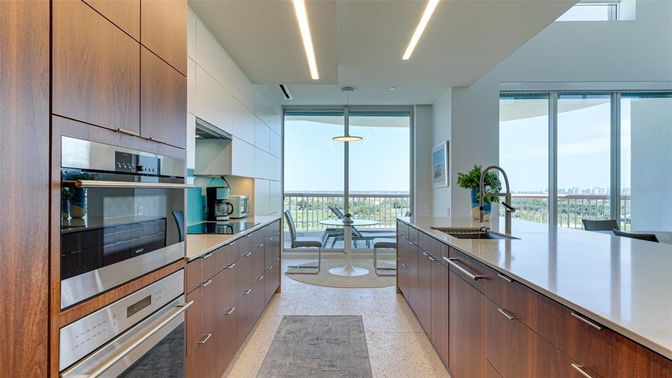 Dining room, Interior, Kitchen, Pendant Lights, Recessed Lighting, Stainless Steel Appliances