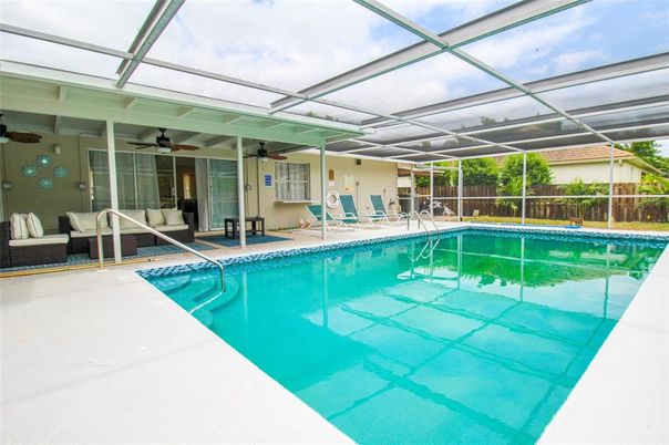 Interior, Sun Room, Pool, Glass Ceilings